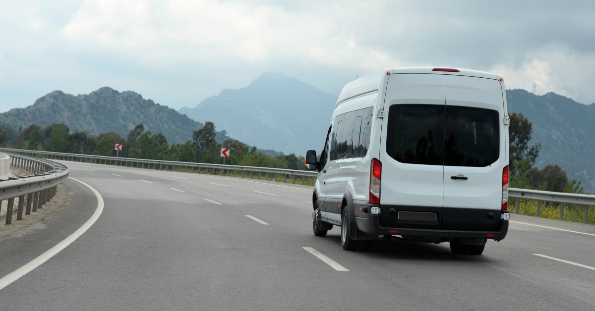 Bedrijfsbus op weg